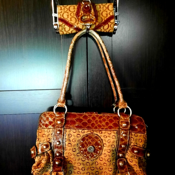 Handbag and wallet - Picture 2 of 3